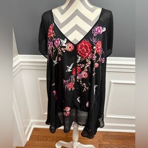 Gorgeous Black Floral Torrid Top Size 3